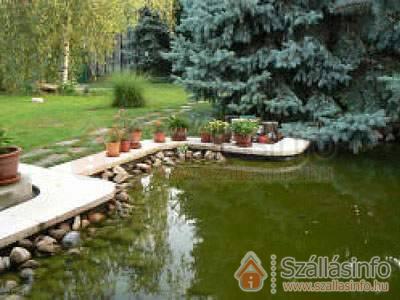 Vir�g Vend�gh�z (Zentral Transdanubien > Kom�rom-Esztergom megye > Bajna)