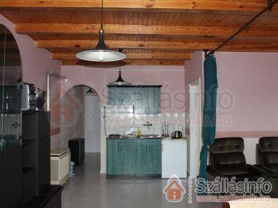 Apartmanház 63526 (Nyugat-Dunántúl > Zala megye > Zalakaros)