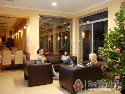 Aqua-Spa Konferencia és Wellness Hotel**** (Észak-Alföld > Jász-Nagykun-Szolnok megye > Cserkeszőlő)