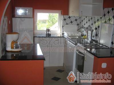 Dorina Apartmanház (South Transdanubian > Somogy megye > Siófok)