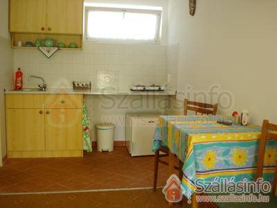 Elisoria Apartmanház (Nyugat-Dunántúl > Zala megye > Cserszegtomaj)