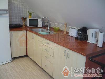 Eszter Apartmanház (North Plain > Hajdú-Bihar megye > Hajdúszoboszló)