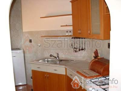 Herczeg Sétány Apartmanház (North Hungary > Borsod-Abaúj-Zemplén megye > Miskolctapolca)