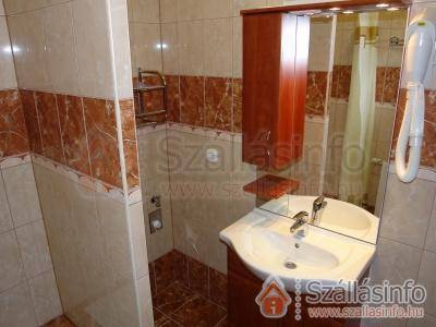 HoldLux Apartmanok (West Transdanubian > Vas megye > Sárvár)