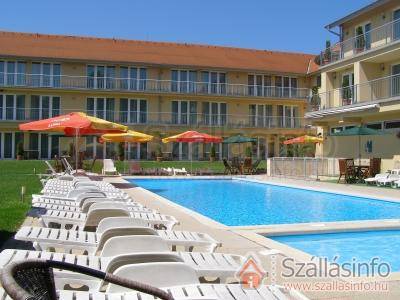 Holiday Resorts (South Transdanubian > Somogy megye > Balatonszárszó)