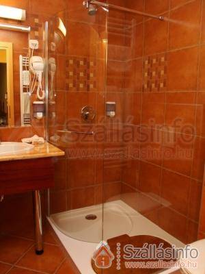 Hotel Laroba**** (Közép-Dunántúl > Veszprém megye > Alsóörs)