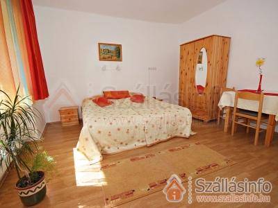 Hungária Apartmanház (South Transdanubian > Baranya megye > Pécs)