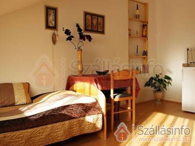 Hungária Apartmanház (South Transdanubian > Baranya megye > Pécs)