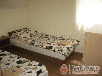 Kenese Gyöngye Apartmanház (Central Transdanubian > Veszprém megye > Balatonkenese)