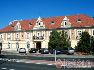 Kristály Imperial Hotel (Közép-Dunántúl > Komárom-Esztergom megye > Tata)