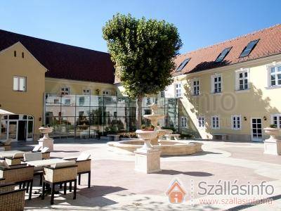 Kristály Imperial Hotel (Közép-Dunántúl > Komárom-Esztergom megye > Tata)