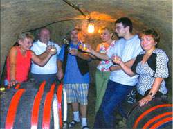 Lenzl's Panzi� - Szigetv�r - bork�stol�s