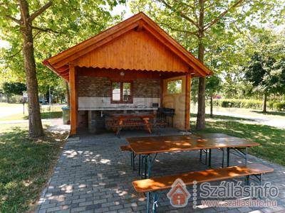 Lipóti Termál- és Élményfürdő & Camping**** (West Transdanubien > Győr-Moson-Sopron megye > Lipót)
