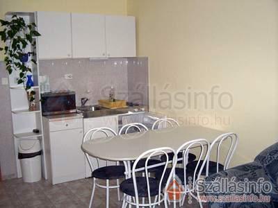 Pávai Apartmanház (North Plain > Hajdú-Bihar megye > Hajdúszoboszló)