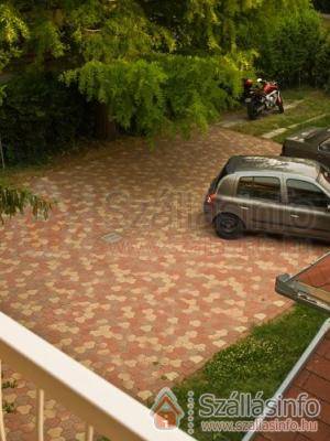 Pávics Apartmanház (Süd Transdanubien > Somogy megye > Balatonboglár)
