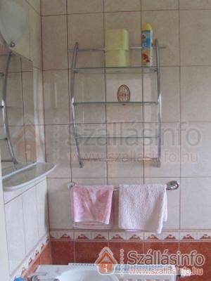 Petra Apartmanház (West Transdanubien > Zala megye > Kehidakustány)