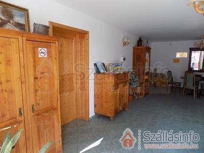 Platán Panzió (West Transdanubian > Győr-Moson-Sopron megye > Nyúl)