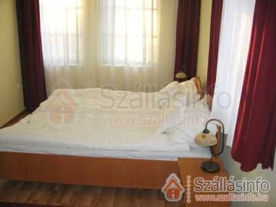 Rábensteiner Apartman Panzió (Nyugat-Dunántúl > Győr-Moson-Sopron megye > Fertőd)