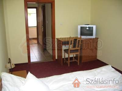 Rábensteiner Apartman Panzió (West Transdanubian > Győr-Moson-Sopron megye > Fertőd)