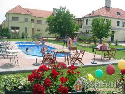 Rábensteiner Apartman Panzió (West Transdanubien > Győr-Moson-Sopron megye > Fertőd)