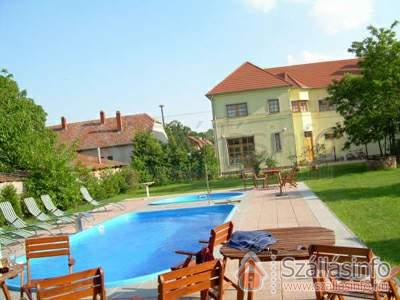 Rábensteiner Apartman Panzió (West Transdanubian > Győr-Moson-Sopron megye > Fertőd)