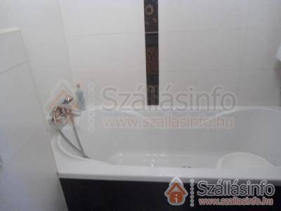 Royal Luxus Wellness Apartman (South Transdanubian > Somogy megye > Siófok)