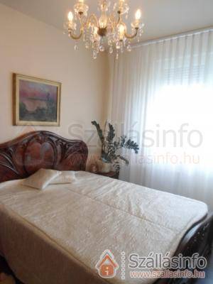 Royal Luxus Wellness Apartman (South Transdanubian > Somogy megye > Siófok)