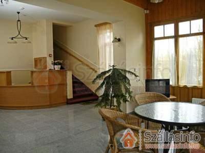 Villa Sakura Panzió (Nyugat-Dunántúl > Győr-Moson-Sopron megye > Sopron)