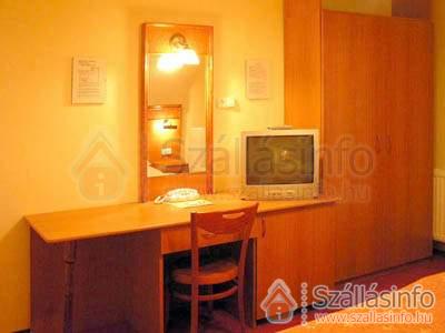 Hotel Xavin*** Restaurant-Wellness (South Transdanubian > Baranya megye > Harkány)